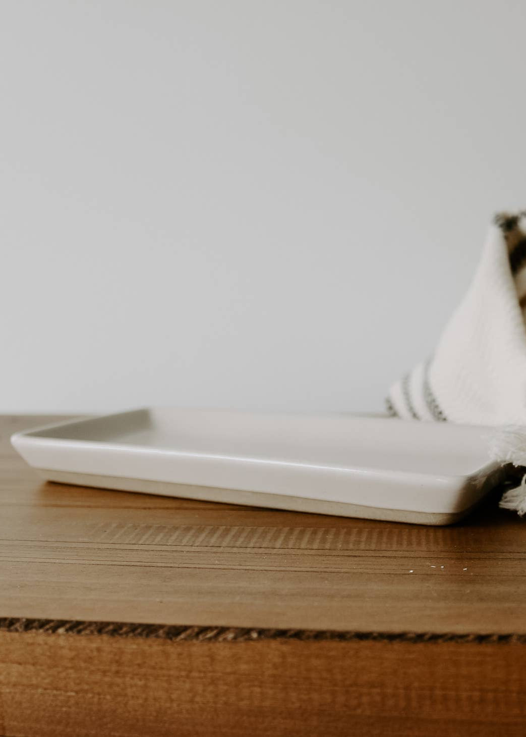 Stoneware Tray - Cream Speckled - Clementine Home Floral Gift