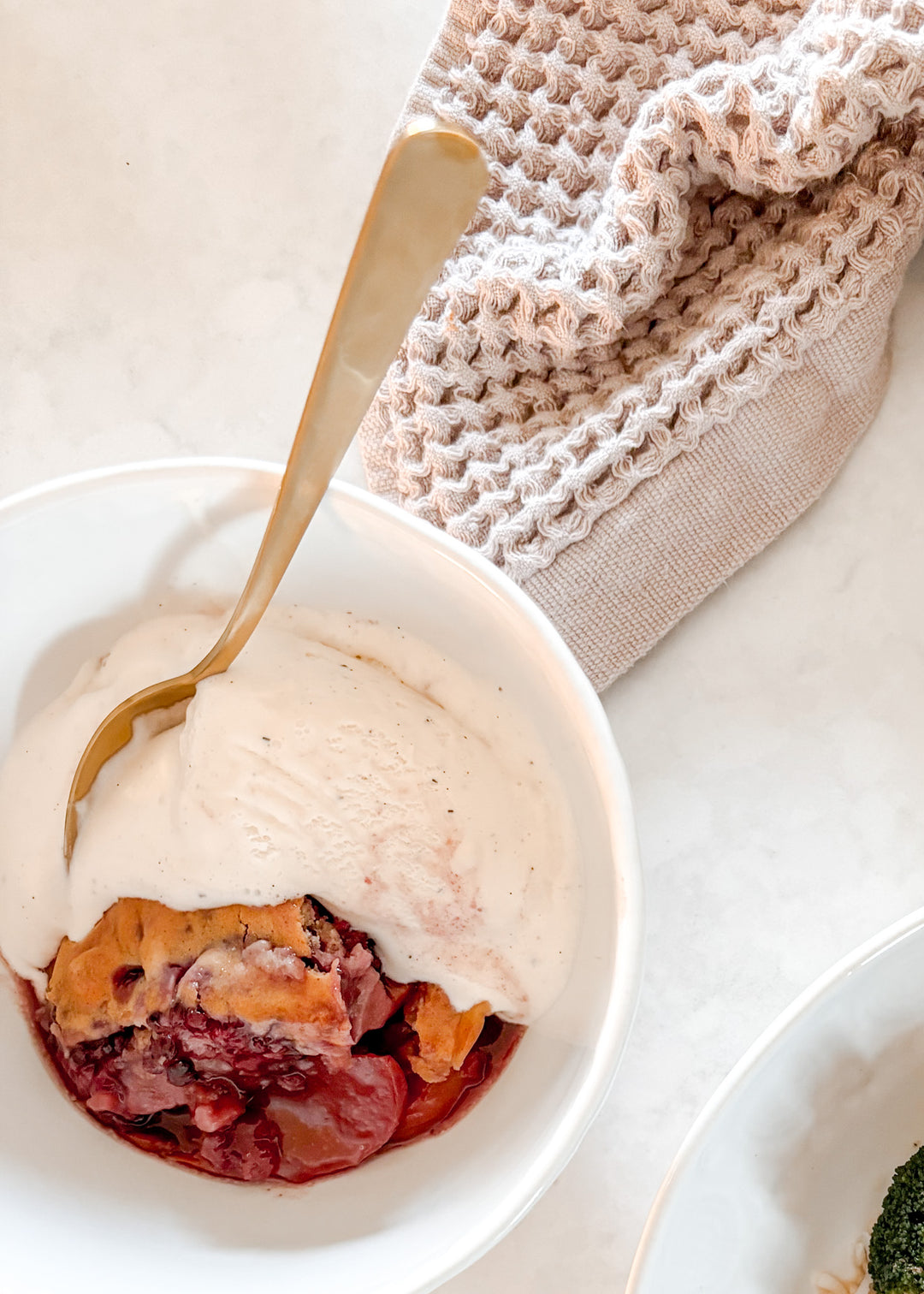 My First Ever Cobbler: Ginger Blackberry Peach Delight