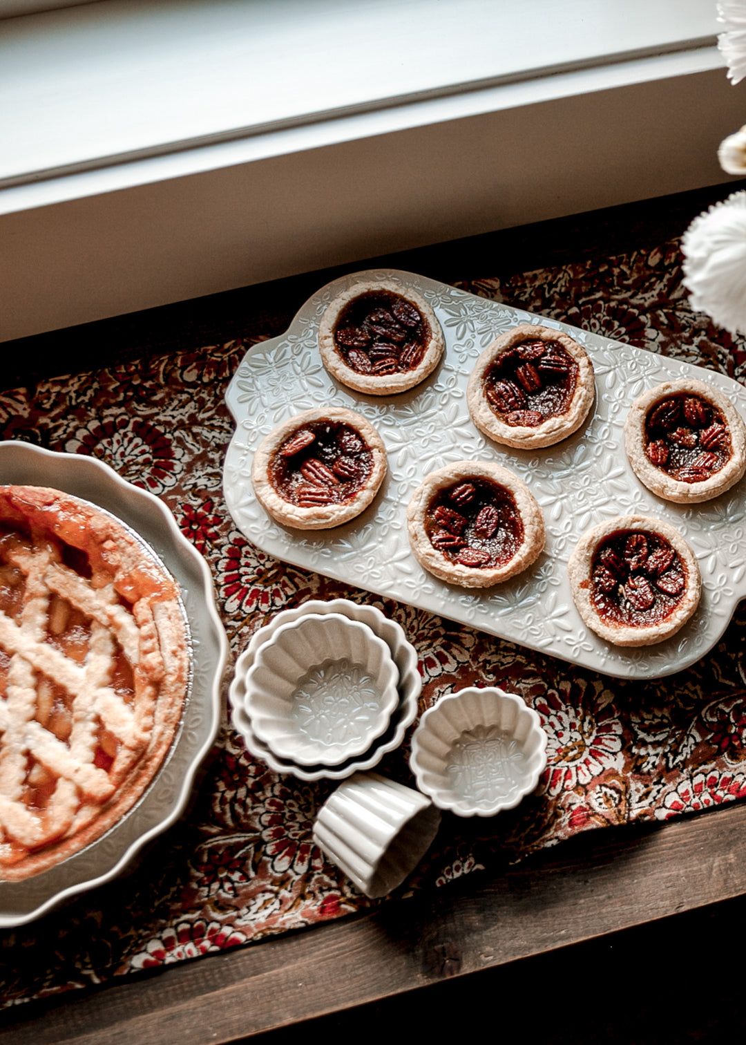 Thanksgiving Baking on the Go: Sweet Treats for a Traveling Feast