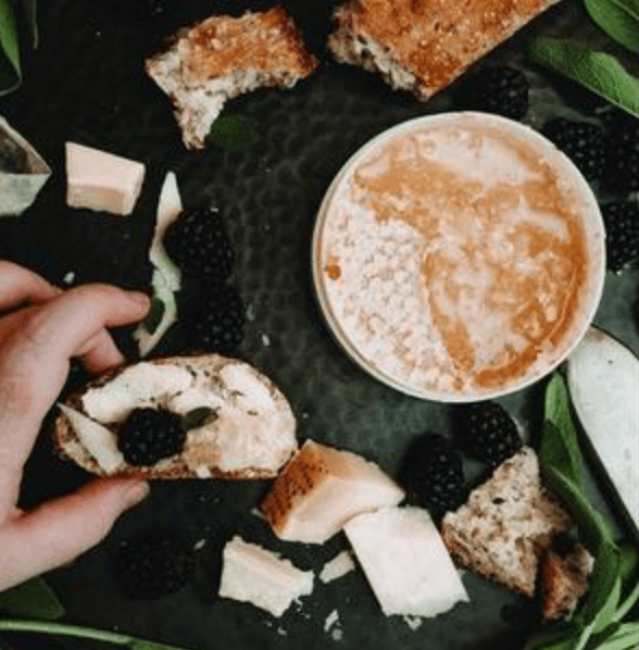 How to Eat Honeycomb - Clementine Home Floral Gift