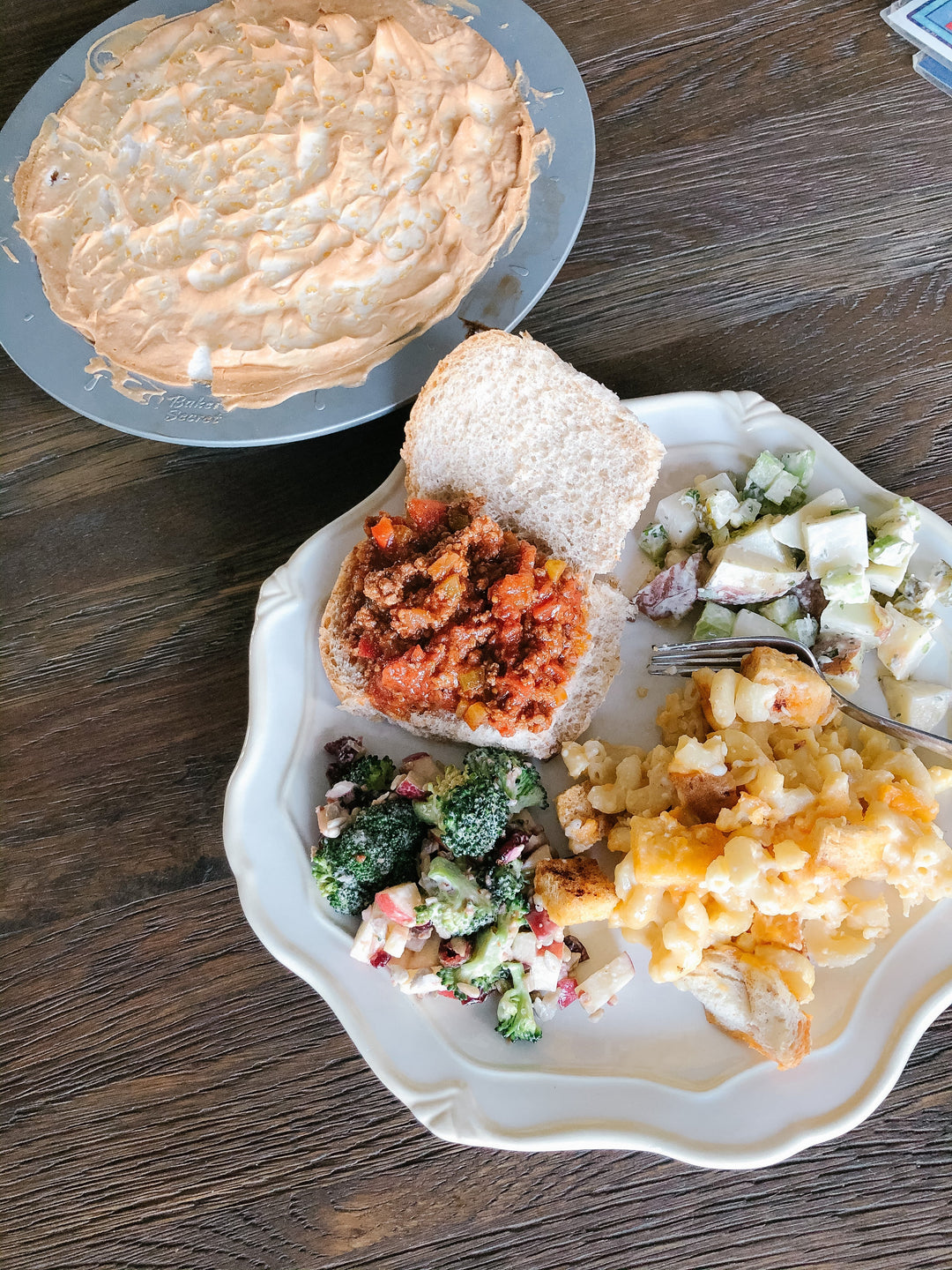 Potluck Faves : Big Batch Sloppy Joes, Gourmet Mac N' Cheese, Horseradish potatoes Salad & Flapper Pie - Clementine Home Floral Gift