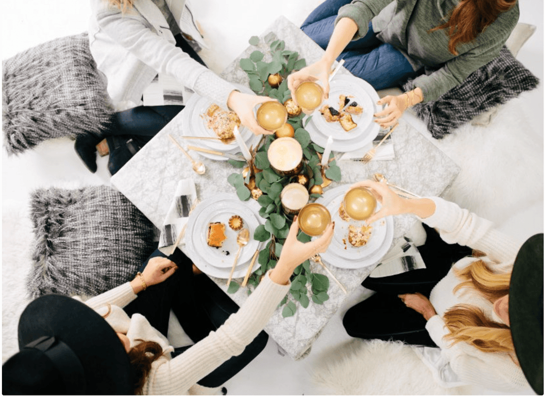 The Girlfriends’ Guide To Gifting: Cozy Swap Party - Clementine Home Floral Gift