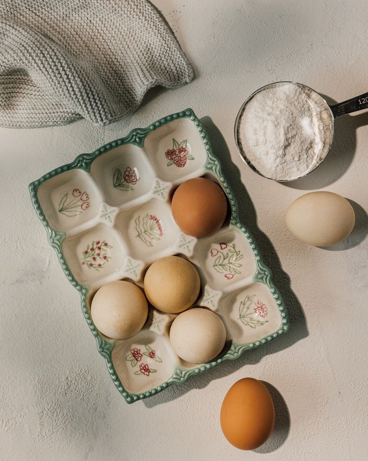 Camellia Egg Holder