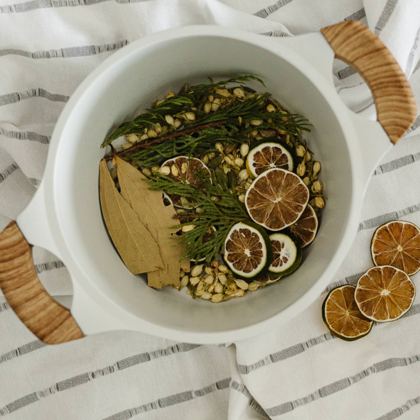 Be Cozy Simmer Pot Mix – Natural Jasmine Spice Aroma - Clementine Home Floral Gift