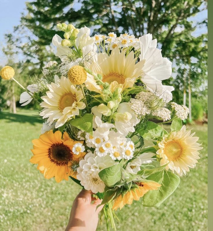 Curated Garden Bundle - Clementine Home Floral Gift