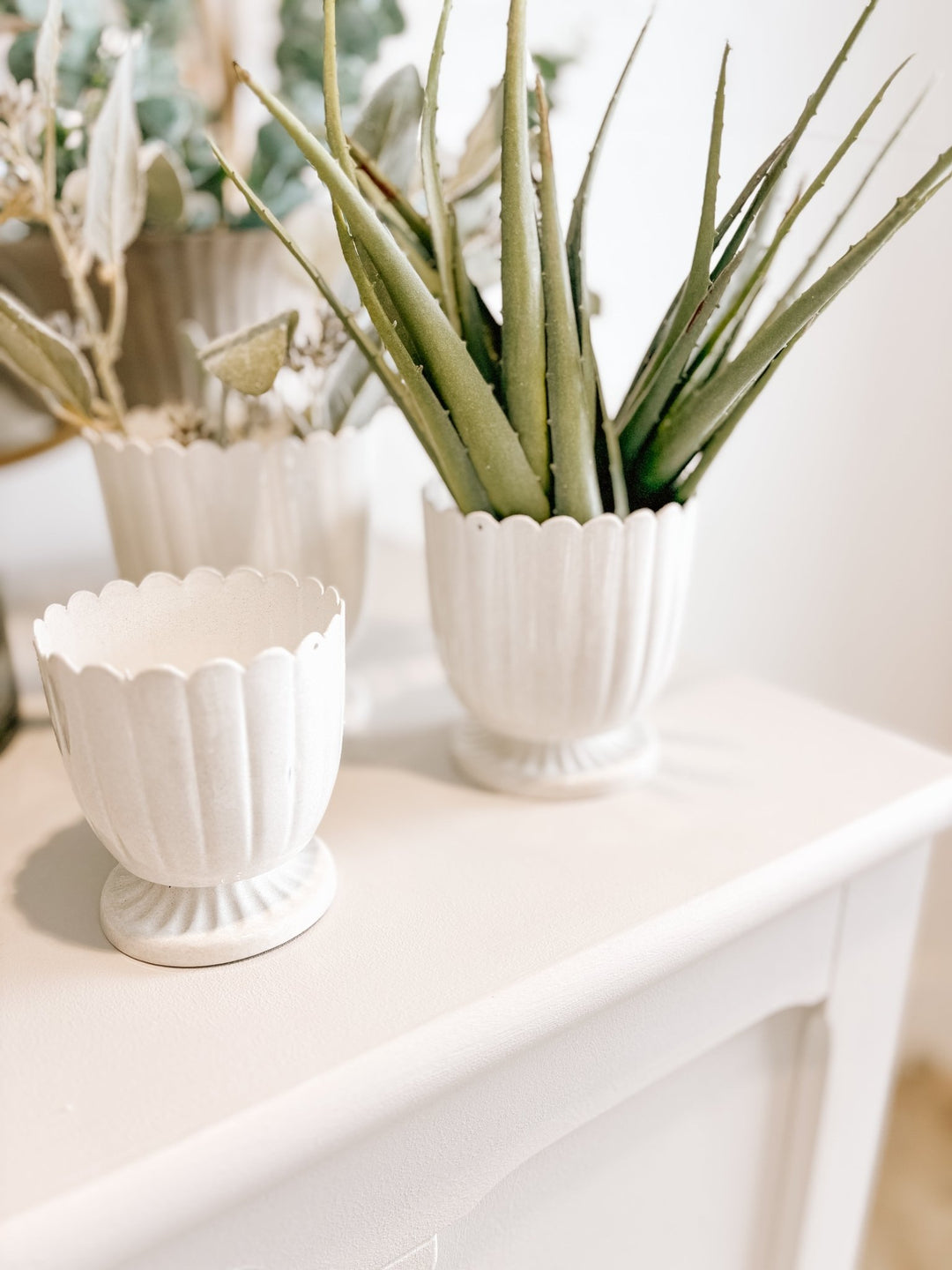 Floralis Metal Mini Urns - White - Clementine Home Floral Gift