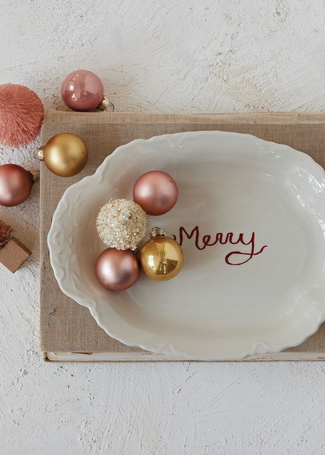 Stoneware Scalloped Platter with Embossed Edge “Merry” - Clementine Home Floral Gift