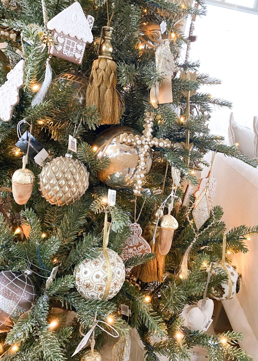 Wooden Acorn Ornament - Clementine Home Floral Gift